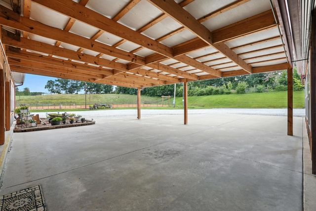 1880 Clydeton Rd, Waverly, TN 37185