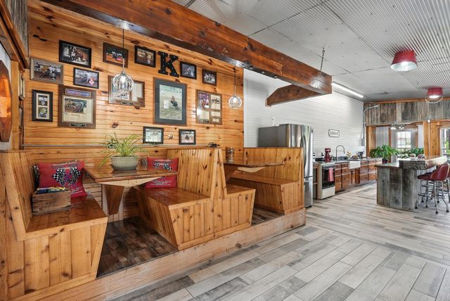 1880 Clydeton Rd, Waverly, TN 37185