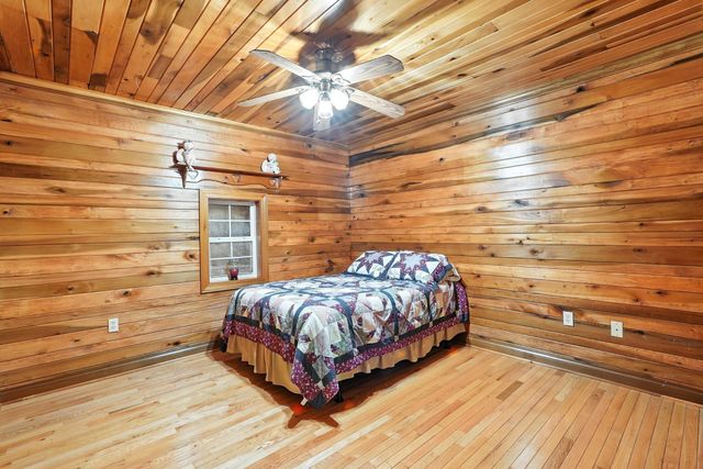 1880 Clydeton Rd, Waverly, TN 37185