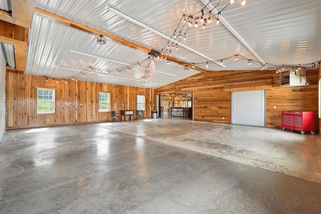 1880 Clydeton Rd, Waverly, TN 37185