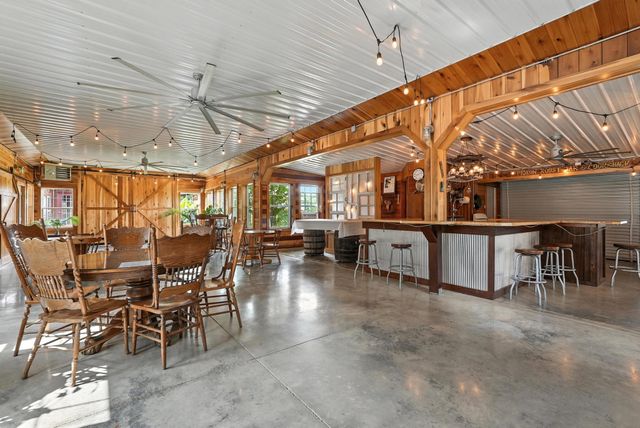 1880 Clydeton Rd, Waverly, TN 37185