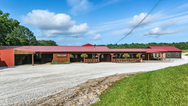 1880 Clydeton Rd, Waverly, TN 37185