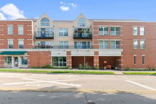 1800 Dewes Street 201, Glenview, IL 60025