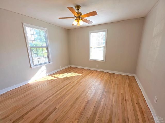 120 W Lakeview Ave, Pensacola, FL 32501