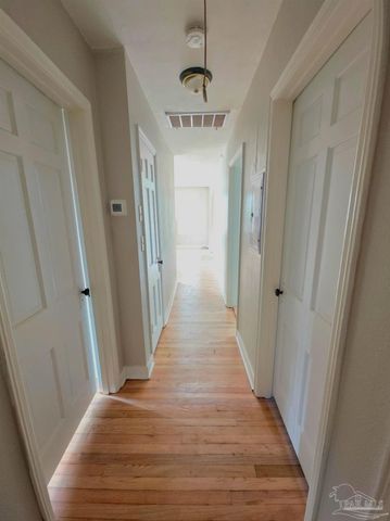 120 W Lakeview Ave, Pensacola, FL 32501