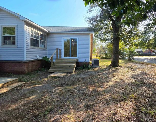 120 W Lakeview Ave, Pensacola, FL 32501