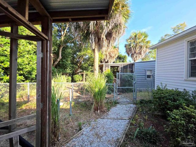 120 W Lakeview Ave, Pensacola, FL 32501