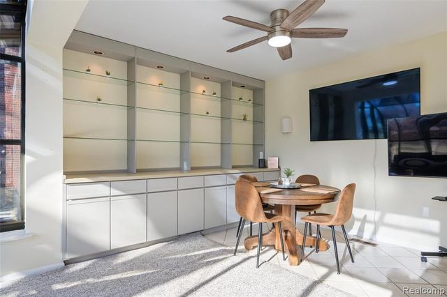 42085 Banbury Road, Northville, MI 48168