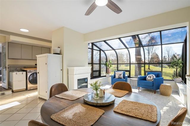 42085 Banbury Road, Northville, MI 48168