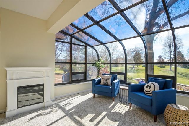 42085 Banbury Road, Northville, MI 48168