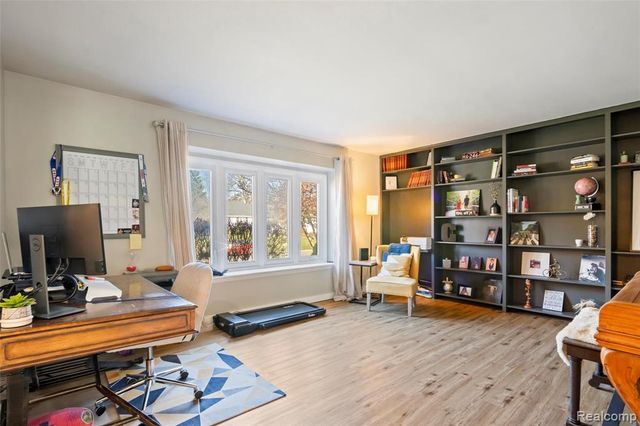 42085 Banbury Road, Northville, MI 48168