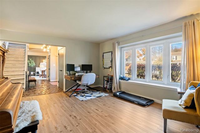 42085 Banbury Road, Northville, MI 48168