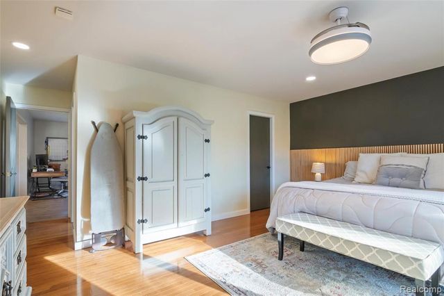 42085 Banbury Road, Northville, MI 48168