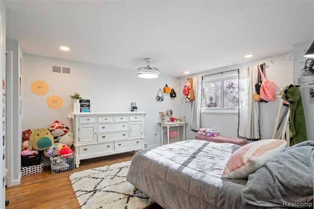 42085 Banbury Road, Northville, MI 48168