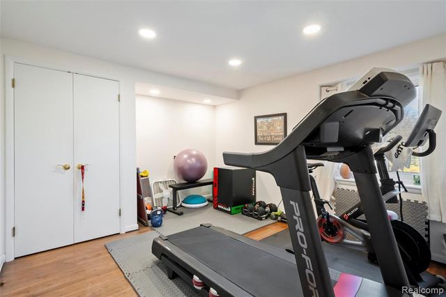 42085 Banbury Road, Northville, MI 48168