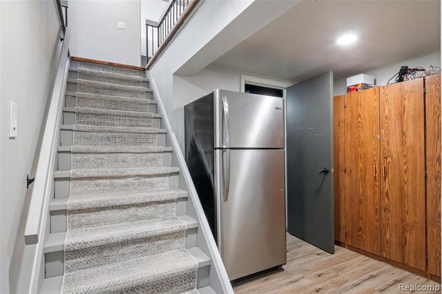 42085 Banbury Road, Northville, MI 48168