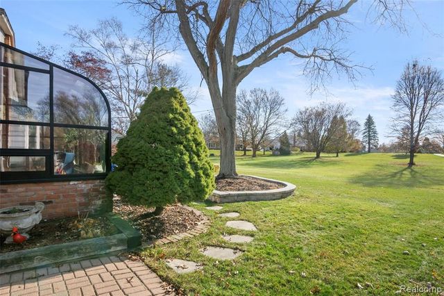 42085 Banbury Road, Northville, MI 48168