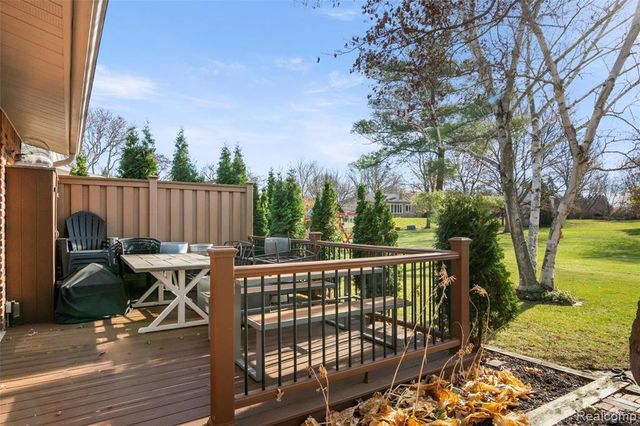 42085 Banbury Road, Northville, MI 48168