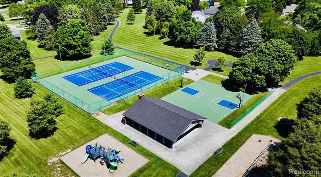 42085 Banbury Road, Northville, MI 48168