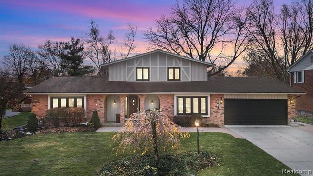 42085 Banbury Road, Northville, MI 48168