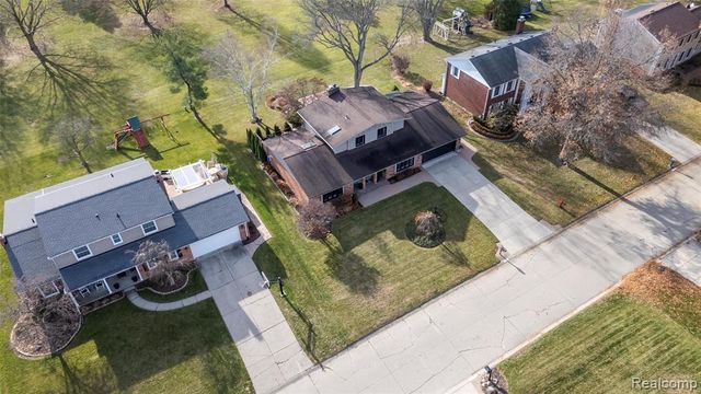 42085 Banbury Road, Northville, MI 48168