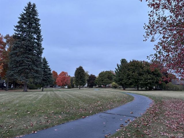 42085 Banbury Road, Northville, MI 48168