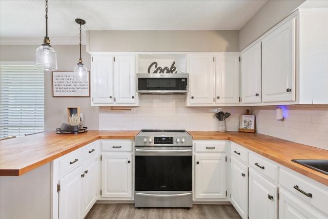 118 Rocky Creek Avenue, Groesbeck, TX 76642