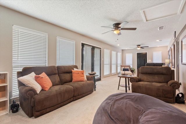 118 Rocky Creek Avenue, Groesbeck, TX 76642