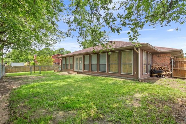 118 Rocky Creek Avenue, Groesbeck, TX 76642