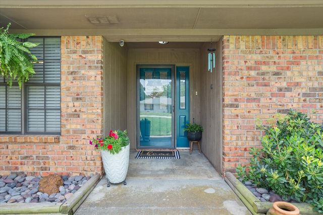 118 Rocky Creek Avenue, Groesbeck, TX 76642