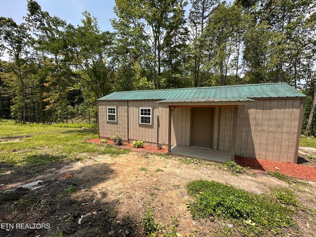 1019 Sunshine Estates Rd, Jamestown, TN 38556