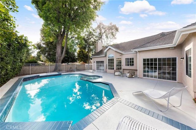 136 N Garfield Place, Monrovia, CA 91016