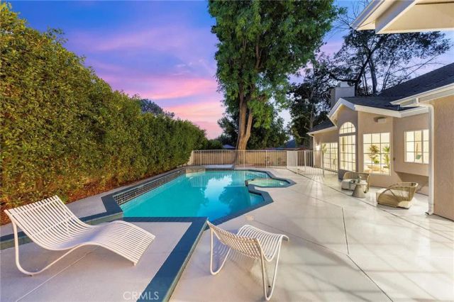 136 N Garfield Place, Monrovia, CA 91016