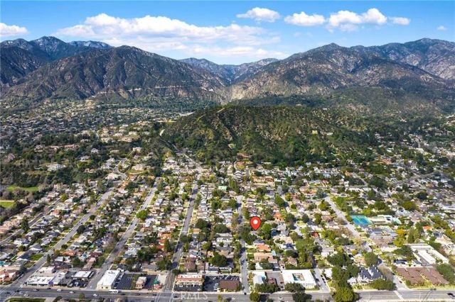 136 N Garfield Place, Monrovia, CA 91016
