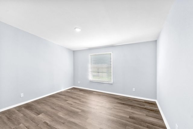 163 Irmas Dr DR, Lockhart, TX 78644