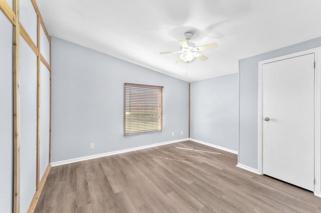 163 Irmas Dr DR, Lockhart, TX 78644