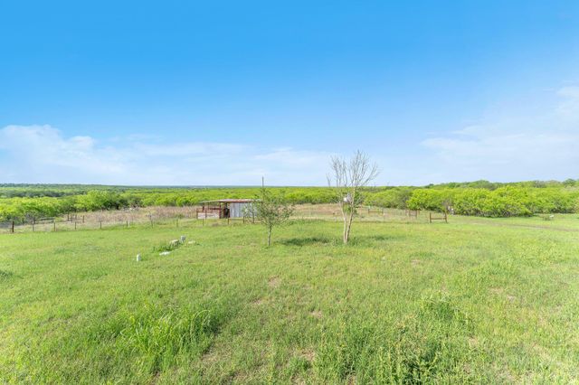 163 Irmas Dr DR, Lockhart, TX 78644