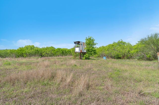 163 Irmas Dr DR, Lockhart, TX 78644