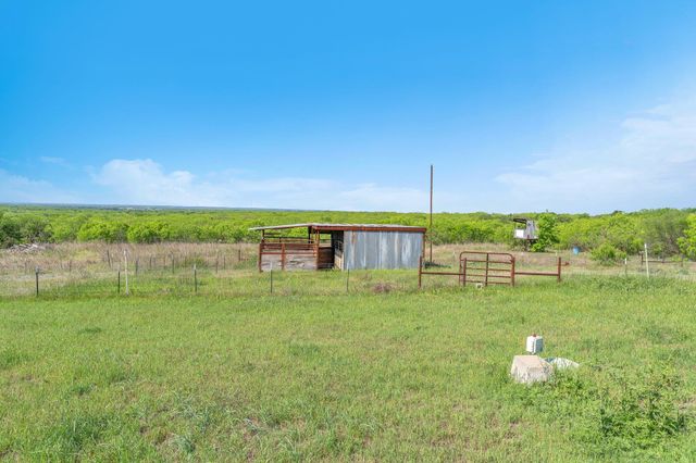 163 Irmas Dr DR, Lockhart, TX 78644