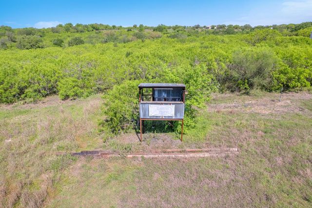 163 Irmas Dr DR, Lockhart, TX 78644