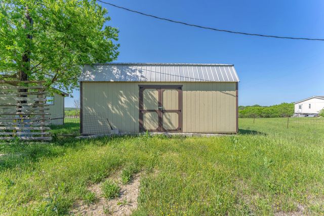 163 Irmas Dr DR, Lockhart, TX 78644
