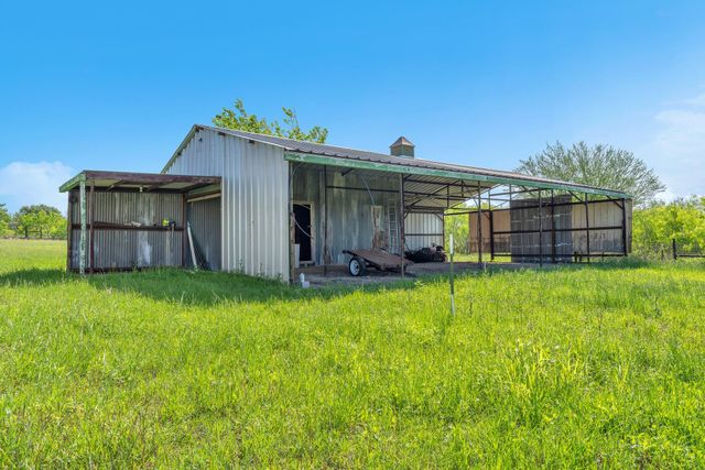 163 Irmas Dr DR, Lockhart, TX 78644