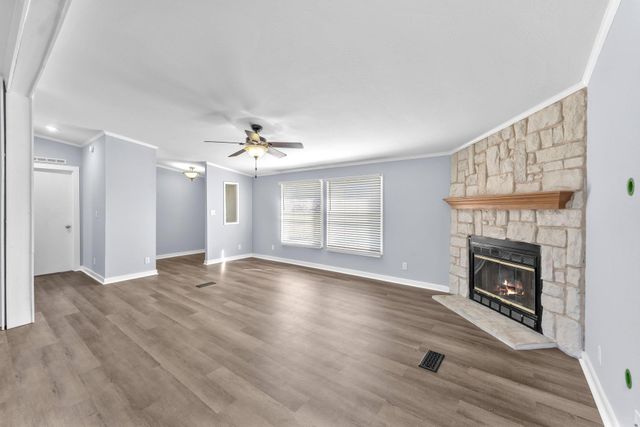 163 Irmas Dr DR, Lockhart, TX 78644