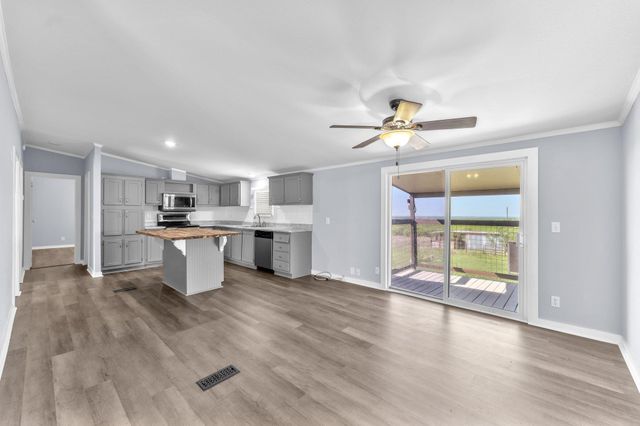 163 Irmas Dr DR, Lockhart, TX 78644