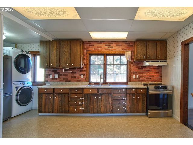 489 S 18TH Ave, Cornelius, OR 97113