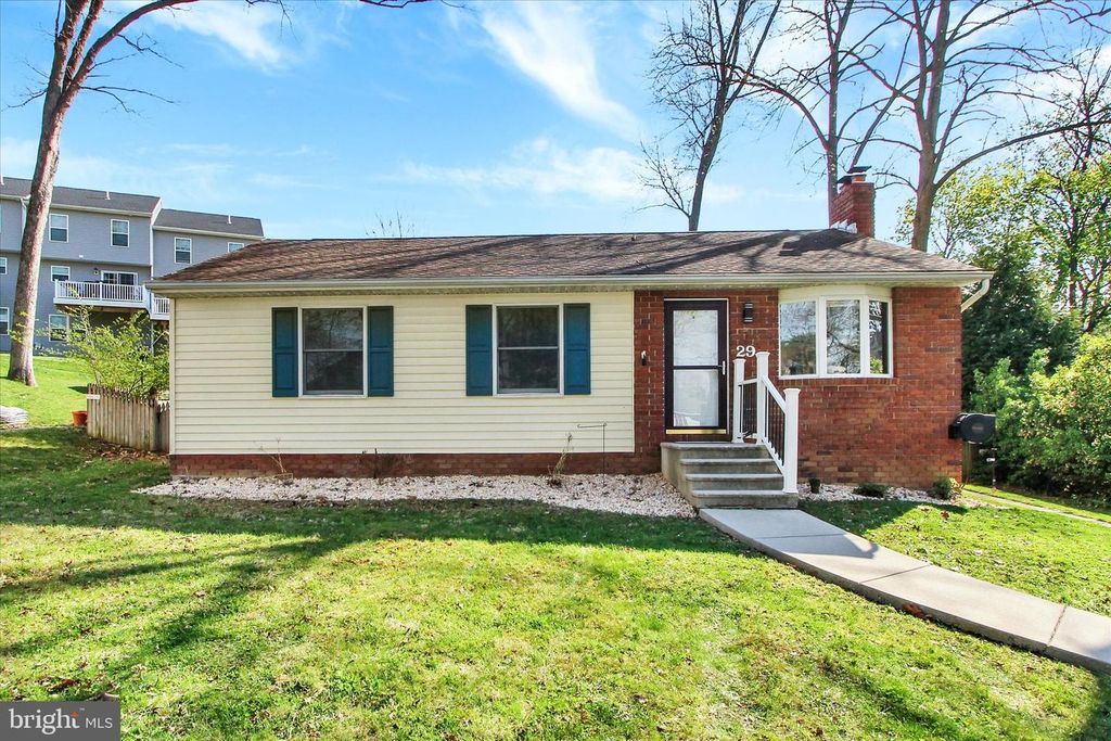 29 MEADOWVIEW DR, Hanover, PA 17331