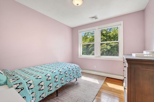 21 Hancock St, Bedford, MA 01730