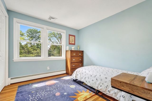 21 Hancock St, Bedford, MA 01730