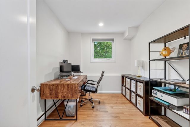 21 Hancock St, Bedford, MA 01730