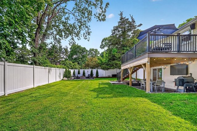 21 Hancock St, Bedford, MA 01730